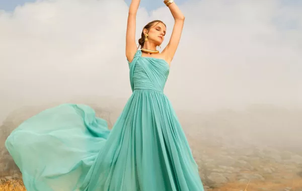 فساتين سهرة من مجموعات الأزياء الجاهزة موضة ربيع 2021