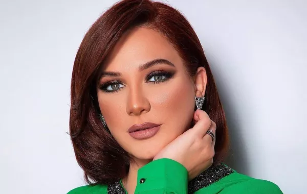 مكياج ترابي للبشرة الحنطية بأسلوب سلاف فواخرجي