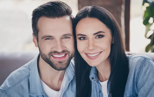 10 صفات تجذب الرجل إلى المرأة وتكسب قلبه!