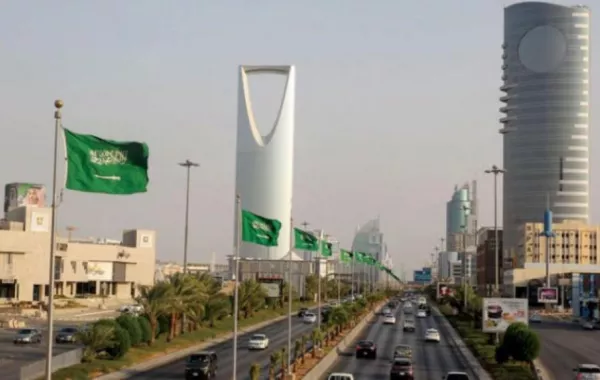 وزارة الموارد البشرية السعودية تدعو إلى تفعيل العمل عن بعد