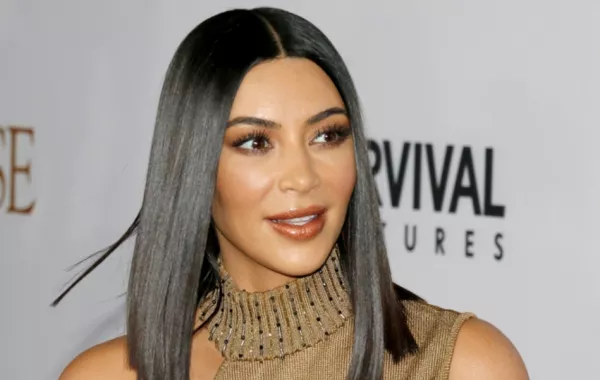 هكذا تعتني كيم كاردشيان ببشرة وجهها وجسمها