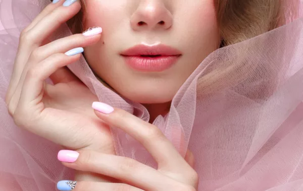 أجمل ألوان مناكير ربيع 2021