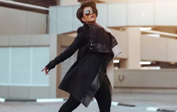 إطلالات بثينة الرئيسي الكلاسيكية