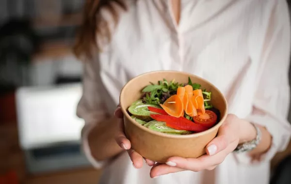 نصائح التغذية للمصابين بالــ"كوفيد_19" والمتعافين