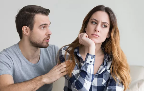 كيف تتفادين إعجاب زوجك بغيرك