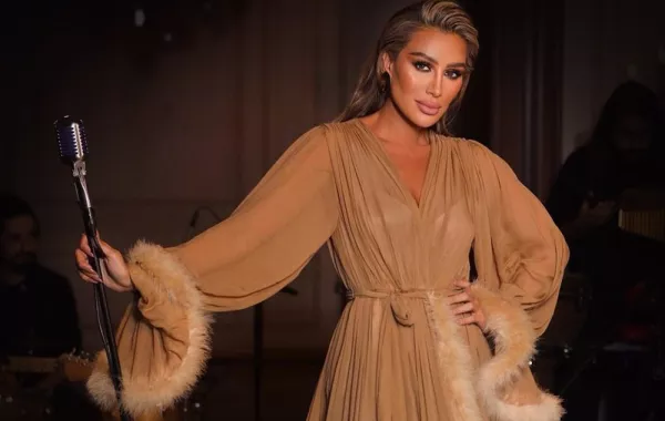 خيارات متنوعة ومواكِبة للموضة من مايا دياب في ٢٠٢١