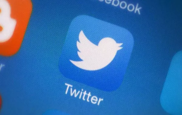 إعادة التغريد لشائعة "جريمة معلوماتية" وهذه عقوبتها وغرامتها