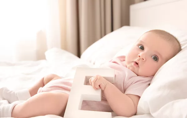 أسماء بنات غريبة ونادرة 2021