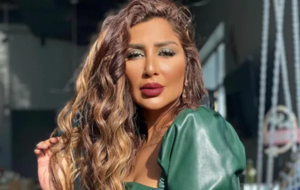 صيحات جمالية مناسبة للبشرة السمراء من هدى حمدان