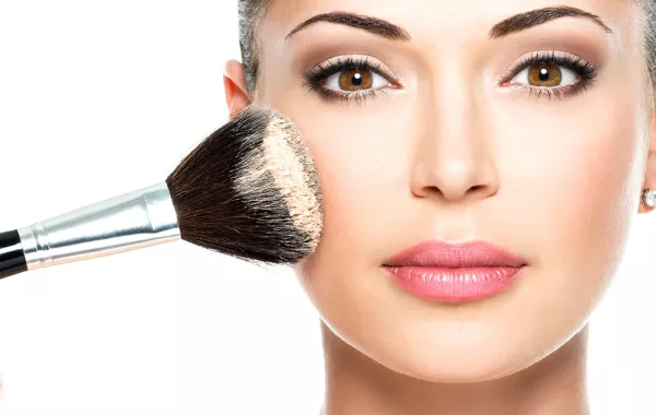 درجة البودرة المناسبة للبشرة الحِنْطِيَّة