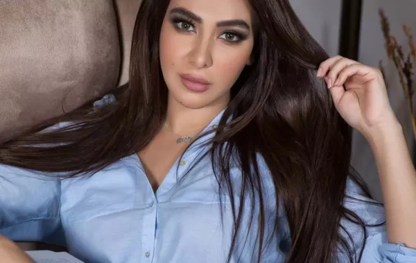 من هو الرجل الذي قبّلته ميرهان حسين وقالت له: " يا أغلى ما في حياتي"؟