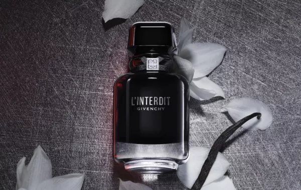 عطر لانترندي أو دو بارفان إنتنس للمرأة القوية الجذّابة من Givenchy