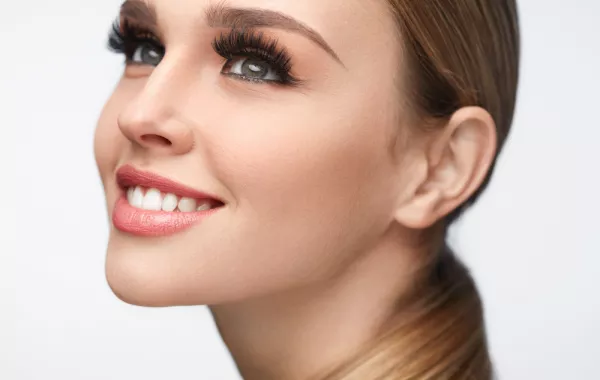 مستحضرات تجنبك سيلان المكياج خلال الصيف