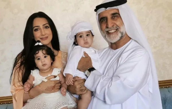 حبيب غلوم ينشر صوراً لتوأمه سلطان وجواهر