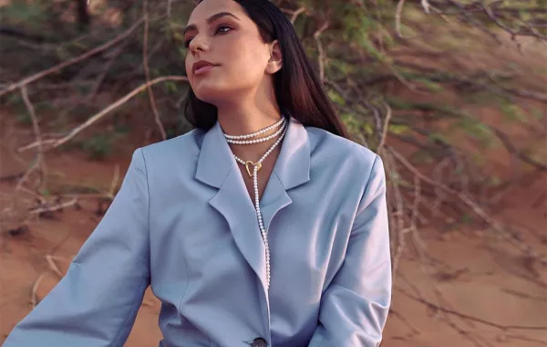 إطلالات عصرية للشابات من هيفاء بسيسو