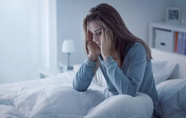 أسباب الأرق وأعراضه وعوامل الخطر