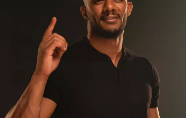 شاهد: محمد رمضان يتعرض لإصابة خطيرة بسبب خطأ خبير متفجرات
