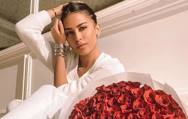 أجمل موديلات ساعات نسائية بأسلوب الفاشينيستا العربيات لإطلالات يوم الام