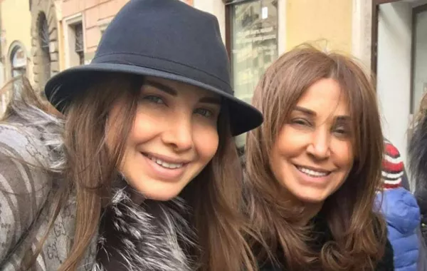 شاهد: نانسي عجرم تطرح كليب "أمي" بمشاركة والدتها