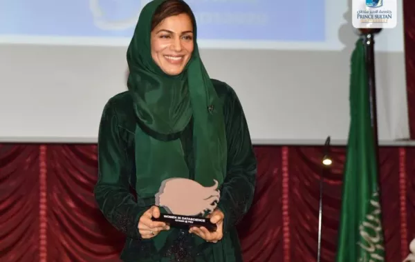 مَن هي مليحة هاشمي المدير التنفيذي لقطاع مستقبل الصحة والرفاهية في نيوم؟