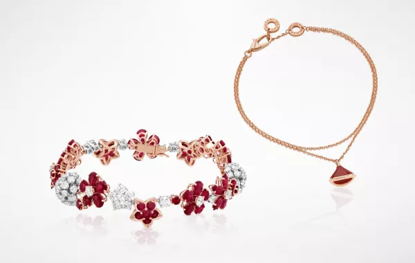 تصاميم أساور فاخرة مرصعة بحجر الروبي من الماركات العالمية