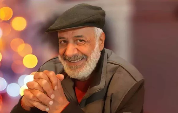 أيمن زيدان ينشر صورته قبل 38 عاماً فكيف بدا؟