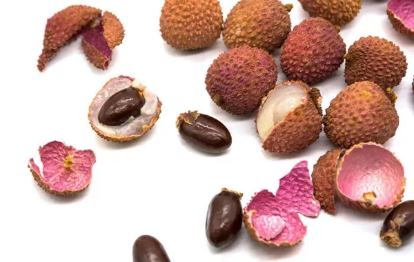 فوائد فاكهة الليتشي للنساء لا تقاوم 