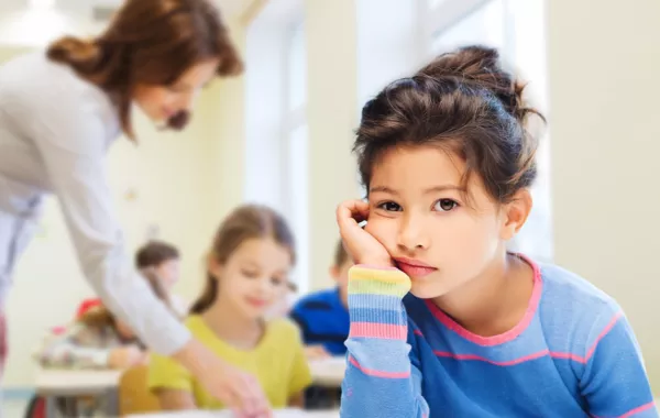 أسباب عدم تفاعل الطفل مع الآخرين