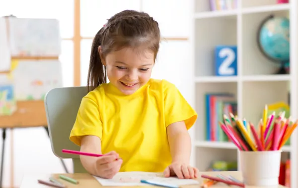 في اليوم العالمي للفن طفلي يريد أن يصبح فناناً