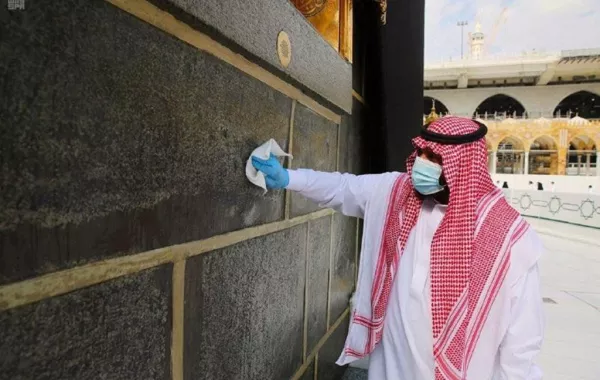 تطيّب الكعبة المشرفة والمسجد الحرام 10 مرات يومياً بأجود أنواع البخور