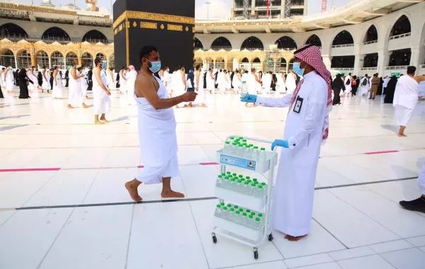 3000 لتر من الماء تُوزع في رحاب المسجد الحرام يوميًّا