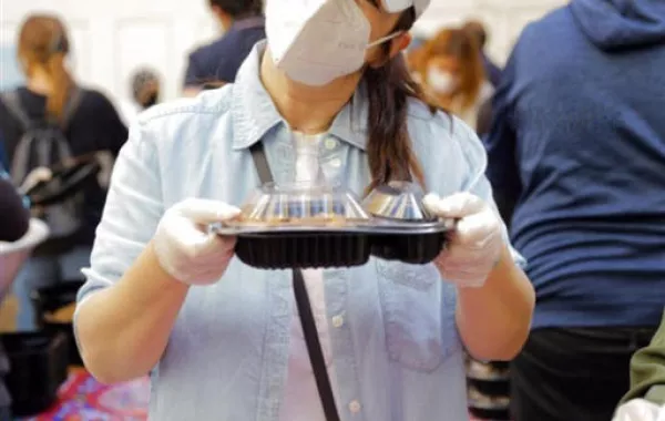 كندة علوش تشارك بإعداد وجبات إفطار عزبة خير الله