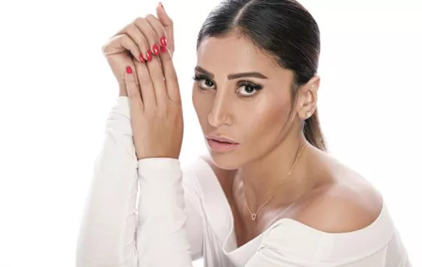 شاهد دينا الشربيني: مهنة التمثيل تسرق العمر وخائفة من المستقبل