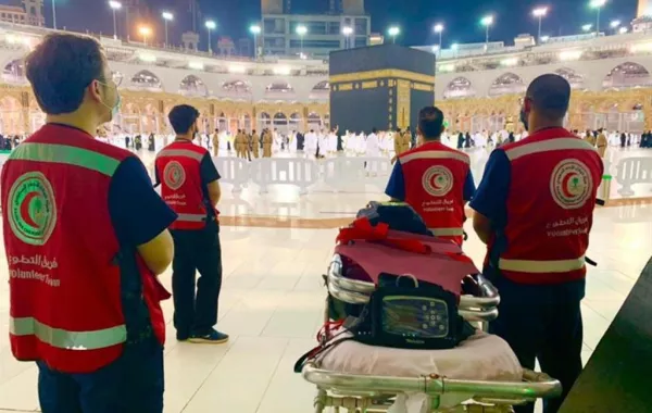 خدمات إسعافية يقدمها 500 متطوع ومتطوعة لضيوف الرحمن خلال رمضان
