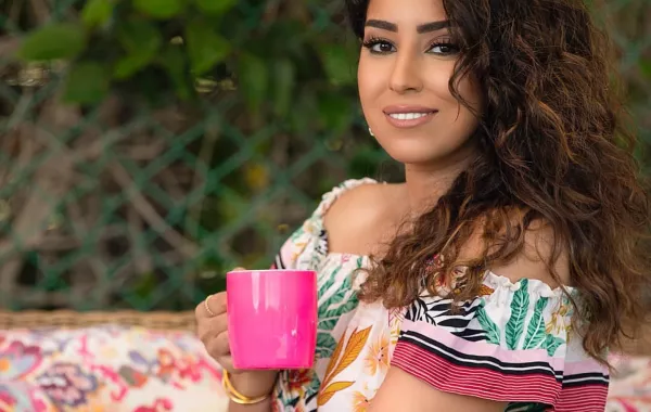 آيتن عامر تهدد باللجوء إلى القضاء بعد تحريف تغريداتها