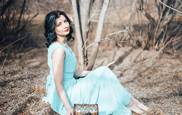 فساتين صيفية باللون الأزرق السماوي