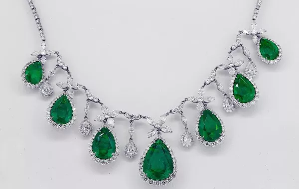 تاريخ الزمرد - الحجر الكريم لمولودات شهر مايو