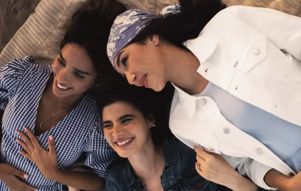 أجواء مرح واسترخاء تخلق خلفية جميلة لحملة بولو رالف لورين ربيع وصيف 2021