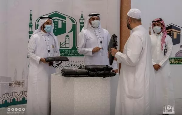 خدمات متميزة لقاصدي بيت الله الحرام ضمن حملة خدمة معتمرينا شرف لمنسوبينا 5