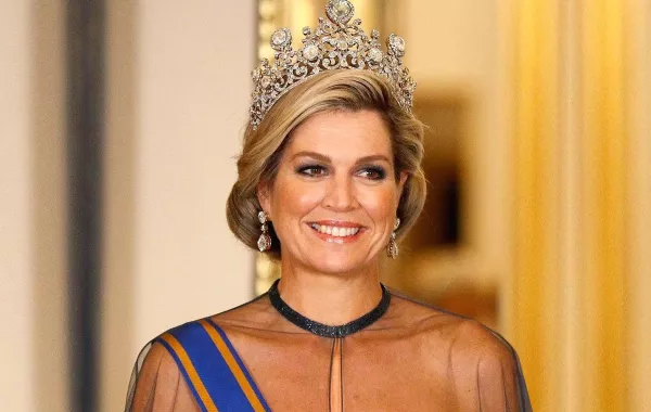 في ذكرى ميلادها الـ 50 أجمل المجوهرات الفاخرة للملكة ماكسيما