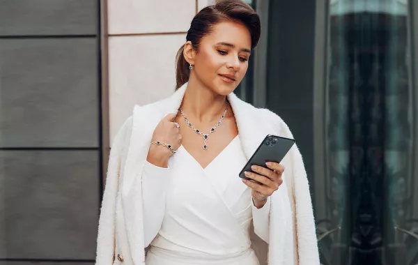 تعرفي على ذوق نيللي كريم في اختيار ملابسها