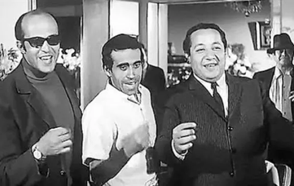 ملك المسرح سمير غانم.. رحلة امتدت إلى السينما ثم الدراما في 40 عاماً من الإبداع