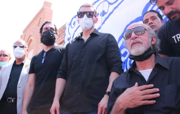 شقيق سمير غانم في وداعه: زَفَفَت أخي عريساً للجنة اليوم وحب الناس شفيع له