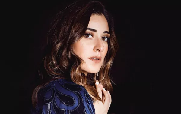 أمينة خليل تدافع عن نفسها بعد اتهامها بتجاهل حورية فرغلي.. وتنفي قرابتها بها