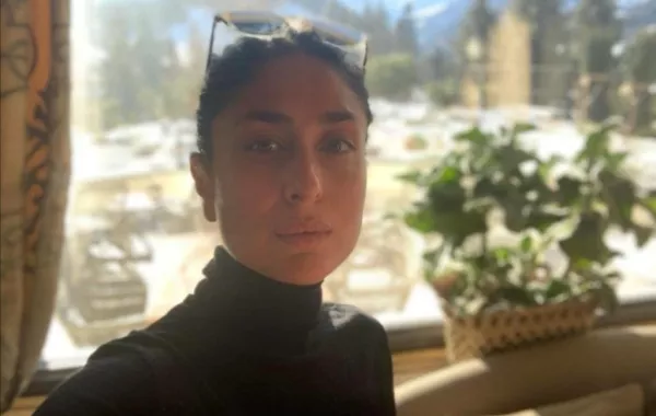كارينا كابور تنشر رسالة أمل بصورة عفوية بدون ماكياج