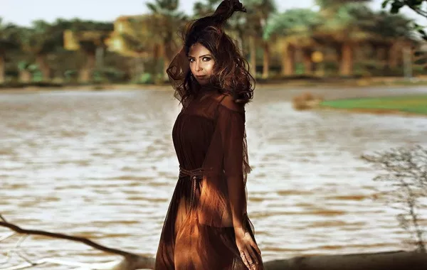 شاهدي أجمل إطلالات منى زكي