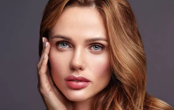 4 مستحضرات فقط لمكياج يومي سريع وأنيق