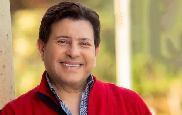 هاني شاكر يحصل على الإقامة الذهبية في الإمارات