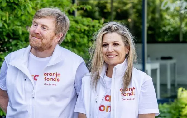 الملكة ماكسيما والملك ويليام ألكساندر يحضران حدث NLdoet 2021