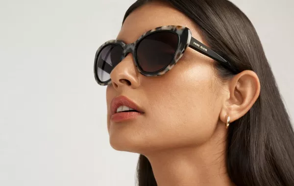كيف تختارين نظاراتك الشمسية حسب شكل وجهك